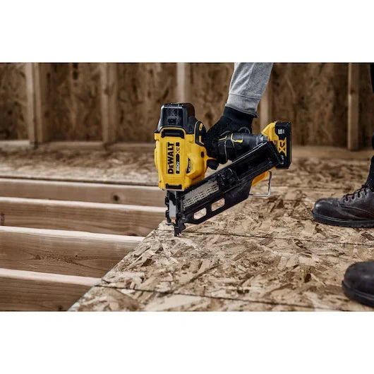 DEWALT DCN930P1 20V MAX* Brushless Cordless 30° Paper Tape Framing Nailer Kit