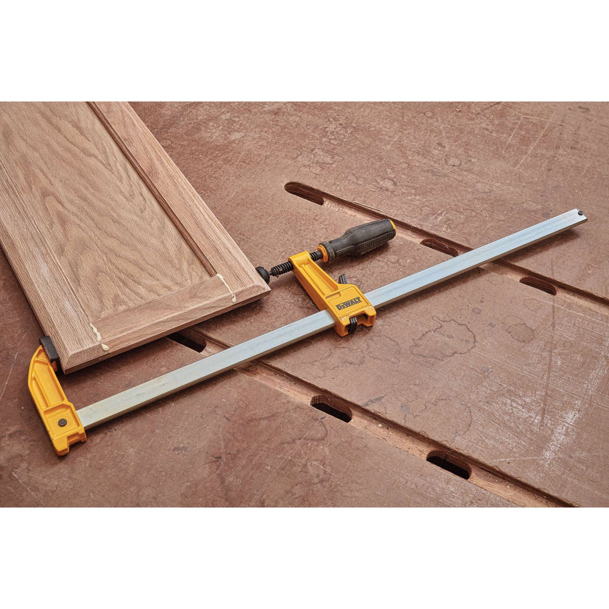 DeWalt DWHT83264 6 in Heavy-Duty Bar Clamp